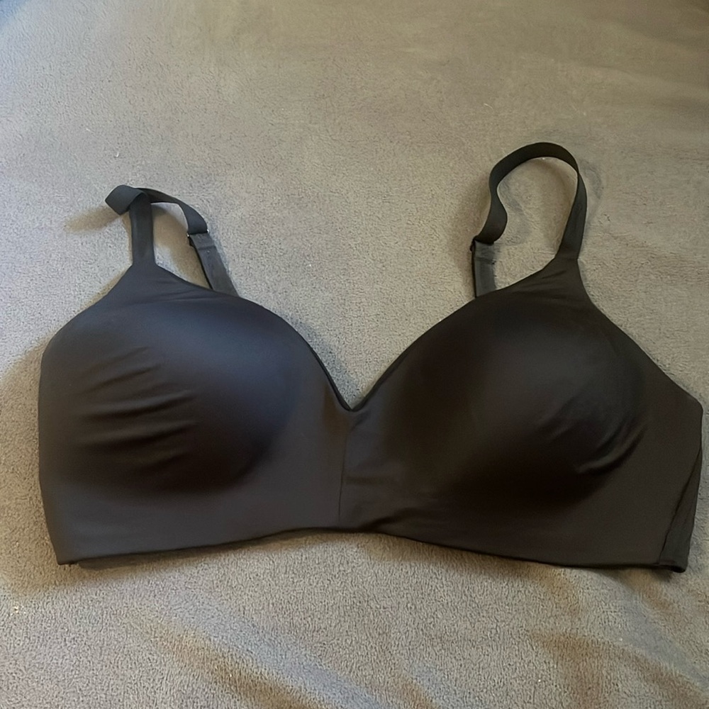 NWOT! Calvin Klein wireless bra. Size Large.